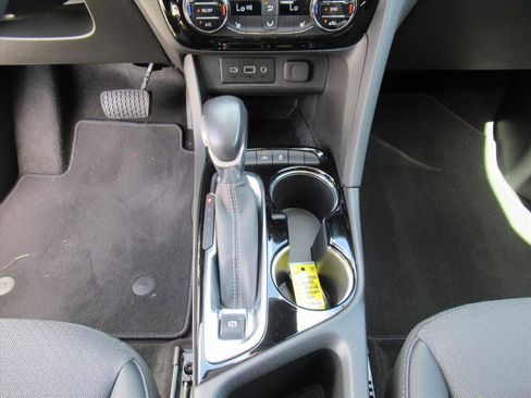 Used 2022 Buick Encore GX Select w/ Safety Package II image 20