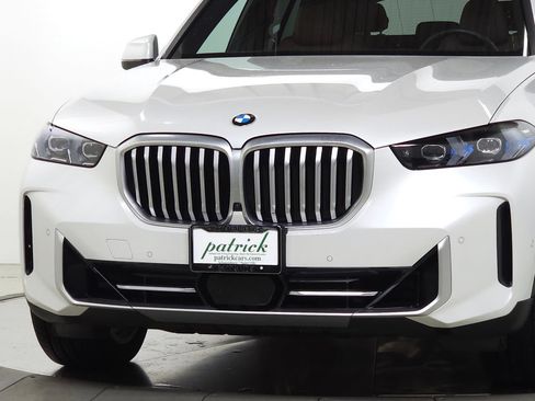 Used 2026 BMW X5 xDrive40i w/ Parking Assistance Package AWD/4WD image 3