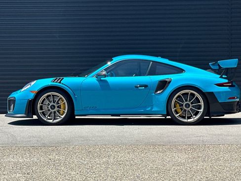 Used 2018 Porsche 911 GT2 RS RWD image 2