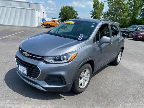 Used 2020 Chevrolet Trax LT FWD image 1