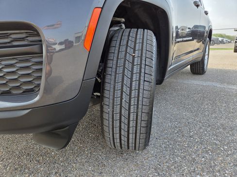 New 2026 Jeep Grand Cherokee Laredo X image 10