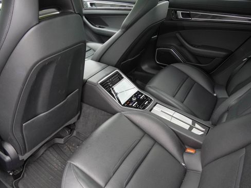 Certified 2023 Porsche Panamera Platinum Edition RWD image 32