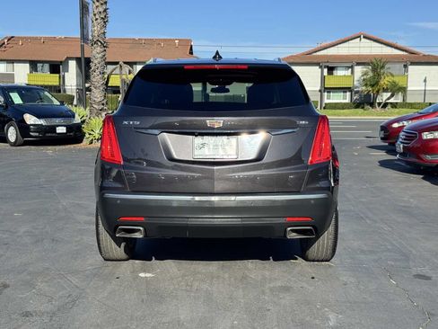 Used 2017 Cadillac XT5 Luxury w/ Driver Awareness Package FWD image 3