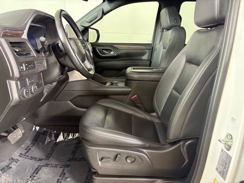 Used 2024 Chevrolet Suburban LT image 27