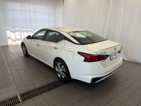 Used 2025 Nissan Altima 2.5 S FWD image 7