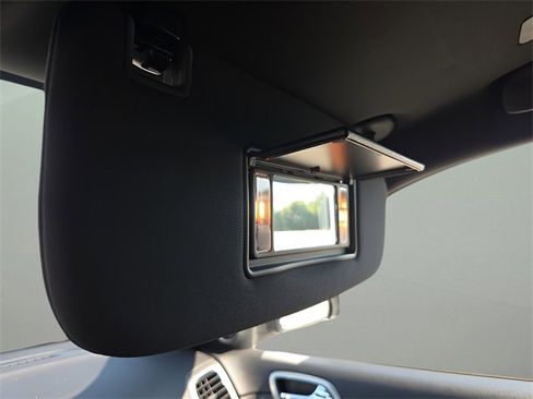 Used 2018 Jeep Grand Cherokee Laredo image 32