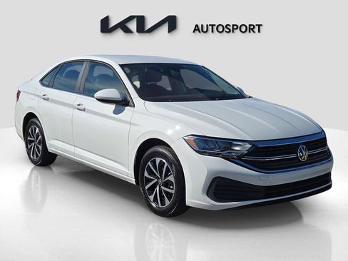 Used 2024 Volkswagen Jetta S image 3