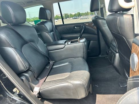 Used 2017 INFINITI QX80 4WD w/ Driver Assistance Package image 15