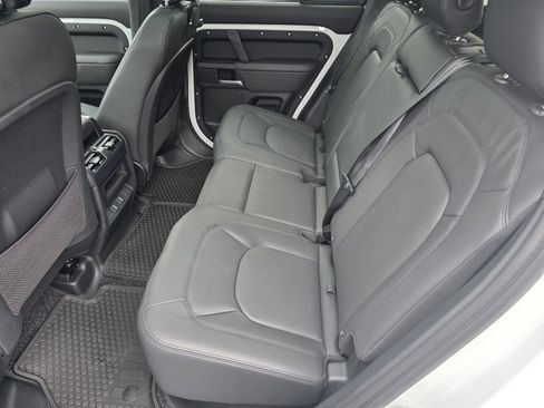 New 2026 Land Rover Defender 110 X-Dynamic SE image 23