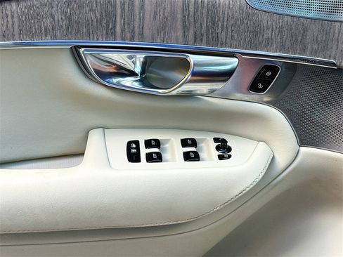 Used 2022 Volvo XC90 T6 Inscription w/ Lounge Package image 19
