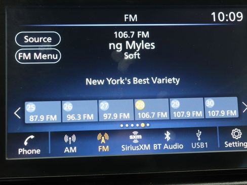 Used 2024 Nissan Versa SR FWD image 29