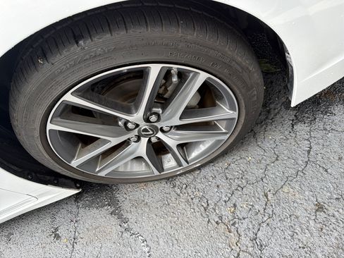 Used 2015 Lexus CT 200h w/ Navigation Package FWD image 11