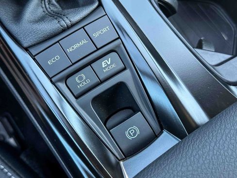 Certified 2026 Toyota Camry SE w/ Convenience Package FWD image 33