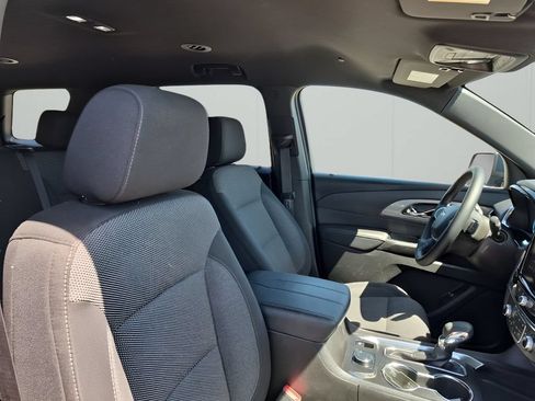 Used 2023 Chevrolet Traverse LT AWD/4WD image 18