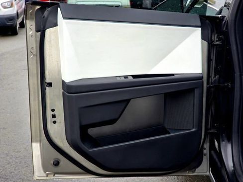 Used 2024 Tesla Cybertruck Cyberbeast AWD/4WD image 31