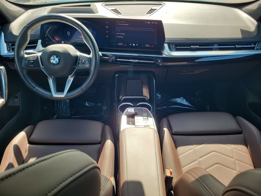Used 2025 BMW X1 xDrive28i AWD/4WD image 14
