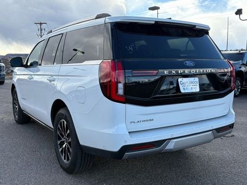 Used 2025 Ford Expedition Platinum image 2