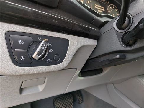 Used 2019 Audi Q5 2.0T Premium Plus w/ Premium Plus Package image 17