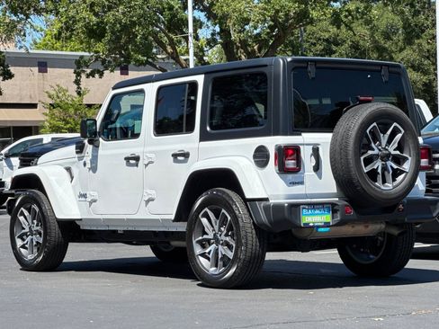 Used 2024 Jeep Wrangler Unlimited AWD/4WD image 5
