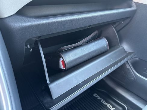 Used 2019 Toyota RAV4 XLE Premium image 26