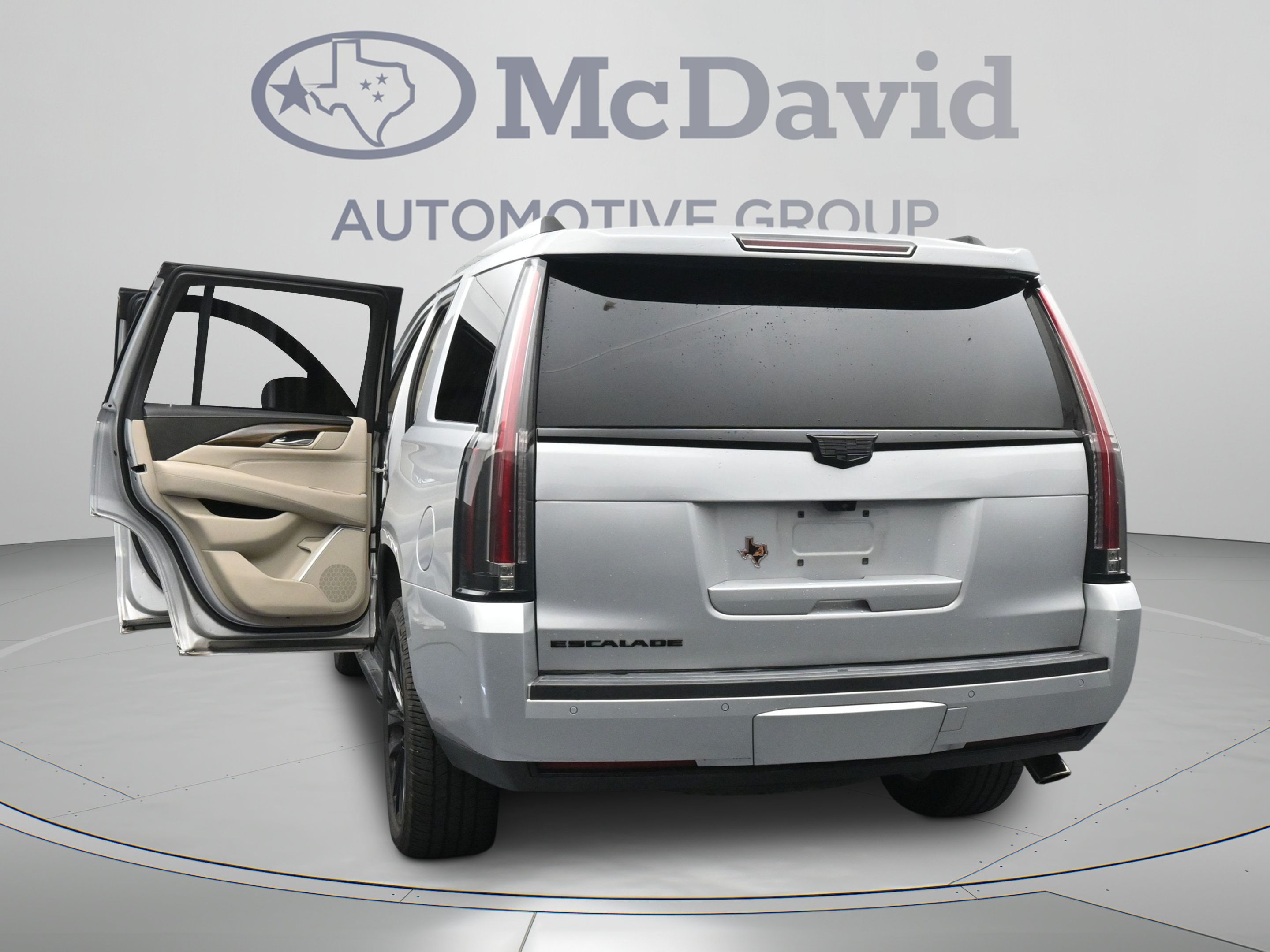 Used 2019 Cadillac Escalade Luxury w/ LPO, Radiant Package AWD/4WD image 45