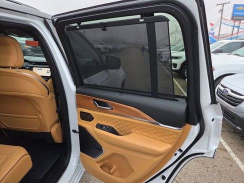 New 2026 Jeep Grand Cherokee Summit image 13