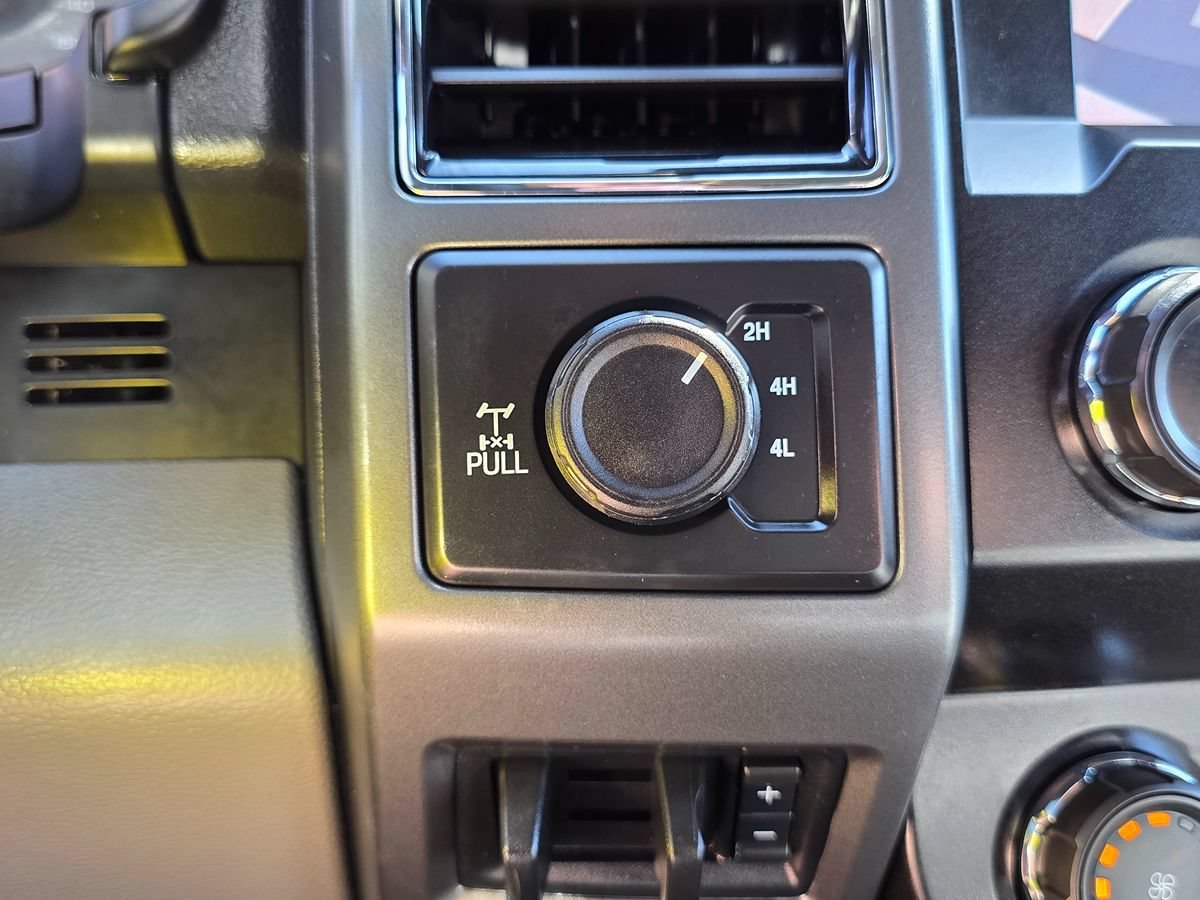 Used 2020 Ford F250 XLT w/ XLT Premium Package AWD/4WD image 40