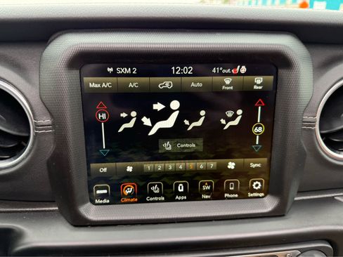 Used 2022 Jeep Wrangler Unlimited Sahara w/ Cold Weather Group image 24