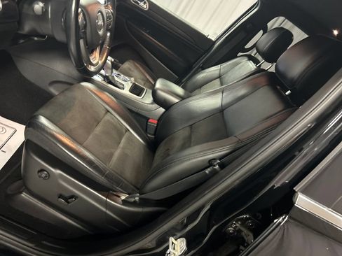 Used 2021 Jeep Grand Cherokee Laredo X AWD/4WD image 12