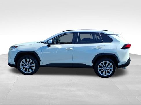 Used 2021 Toyota RAV4 XLE Premium AWD/4WD image 24