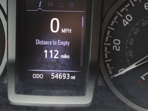 Used 2022 Toyota Tacoma TRD Off-Road AWD/4WD image 31