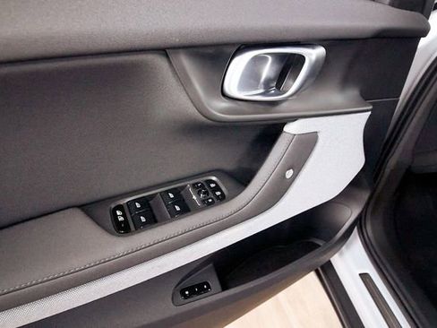 Used 2023 Polestar Polestar 2 w/ Pilot Pack image 12