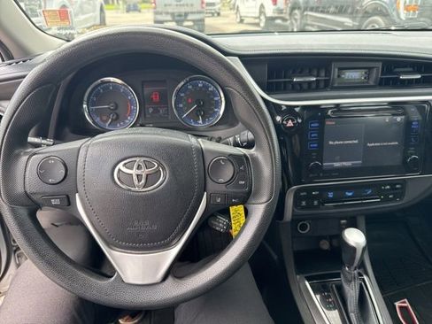 Used 2017 Toyota Corolla LE w/ LE Premium Package image 6