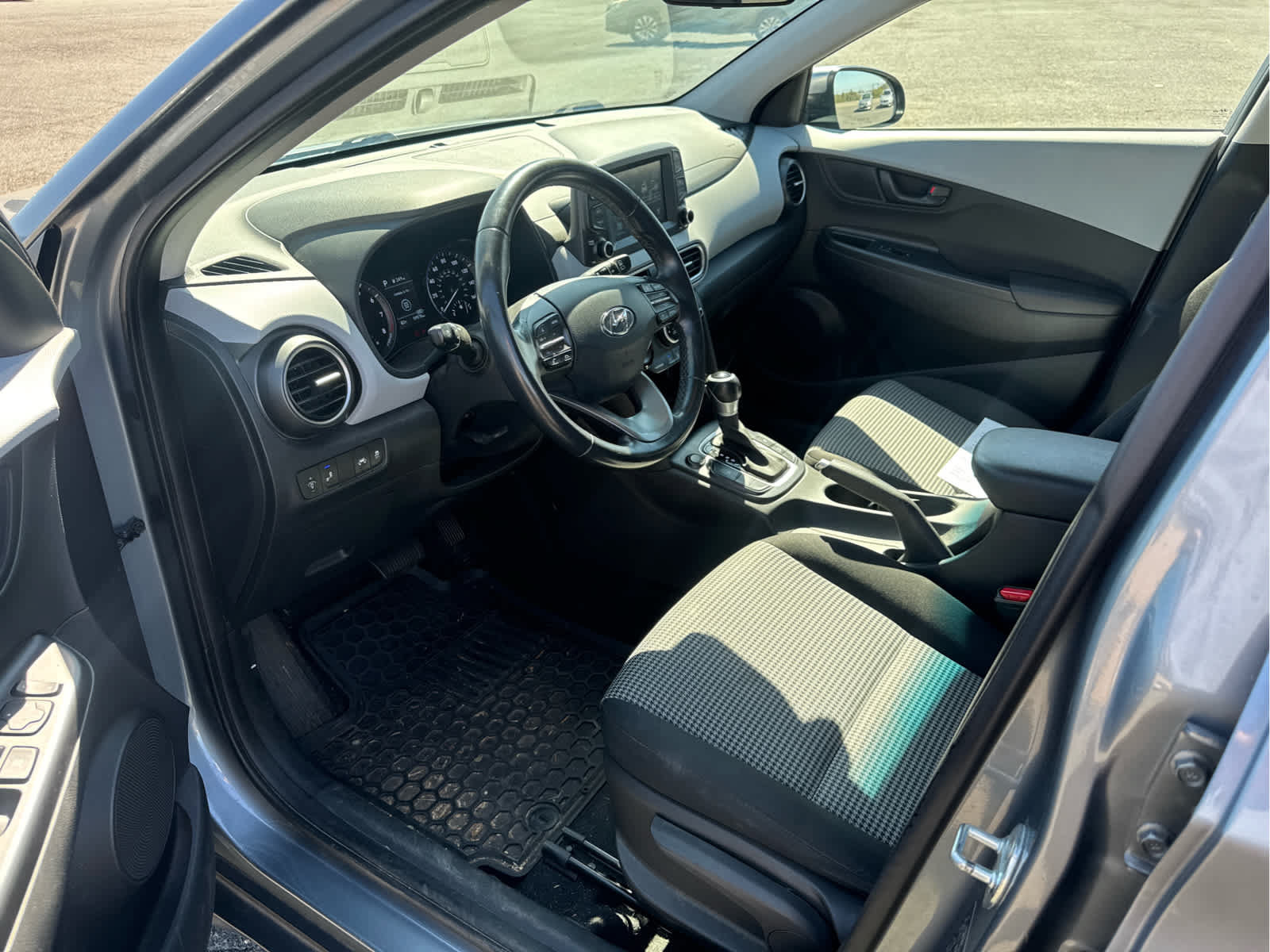 Used 2021 Hyundai Kona SEL w/ Cargo Package FWD image 11