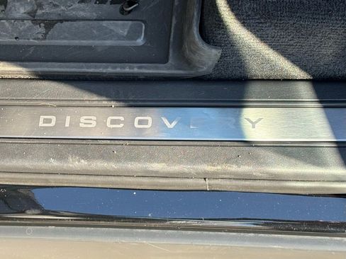 Certified 2025 Land Rover Discovery Dynamic SE image 13