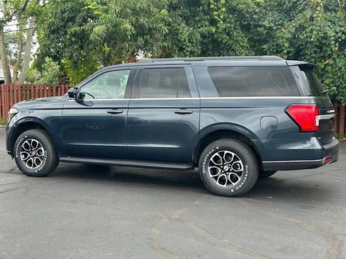 Used 2022 Ford Expedition Max XLT image 15