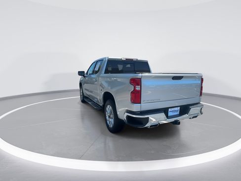 Used 2021 Chevrolet Silverado 1500 LTZ w/ Z71 Off-Road Package image 7