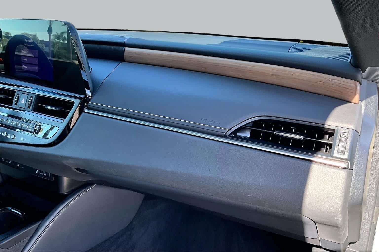Certified 2023 Lexus ES 300h w/ Premium Package FWD image 17