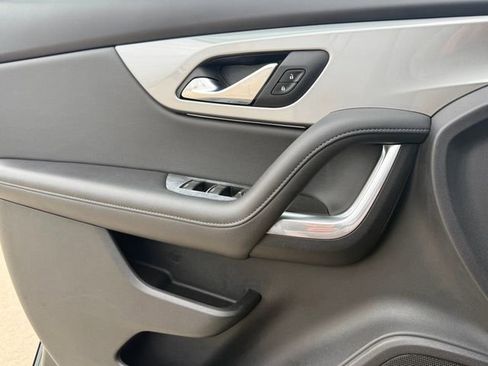 Used 2020 Chevrolet Blazer LT image 23