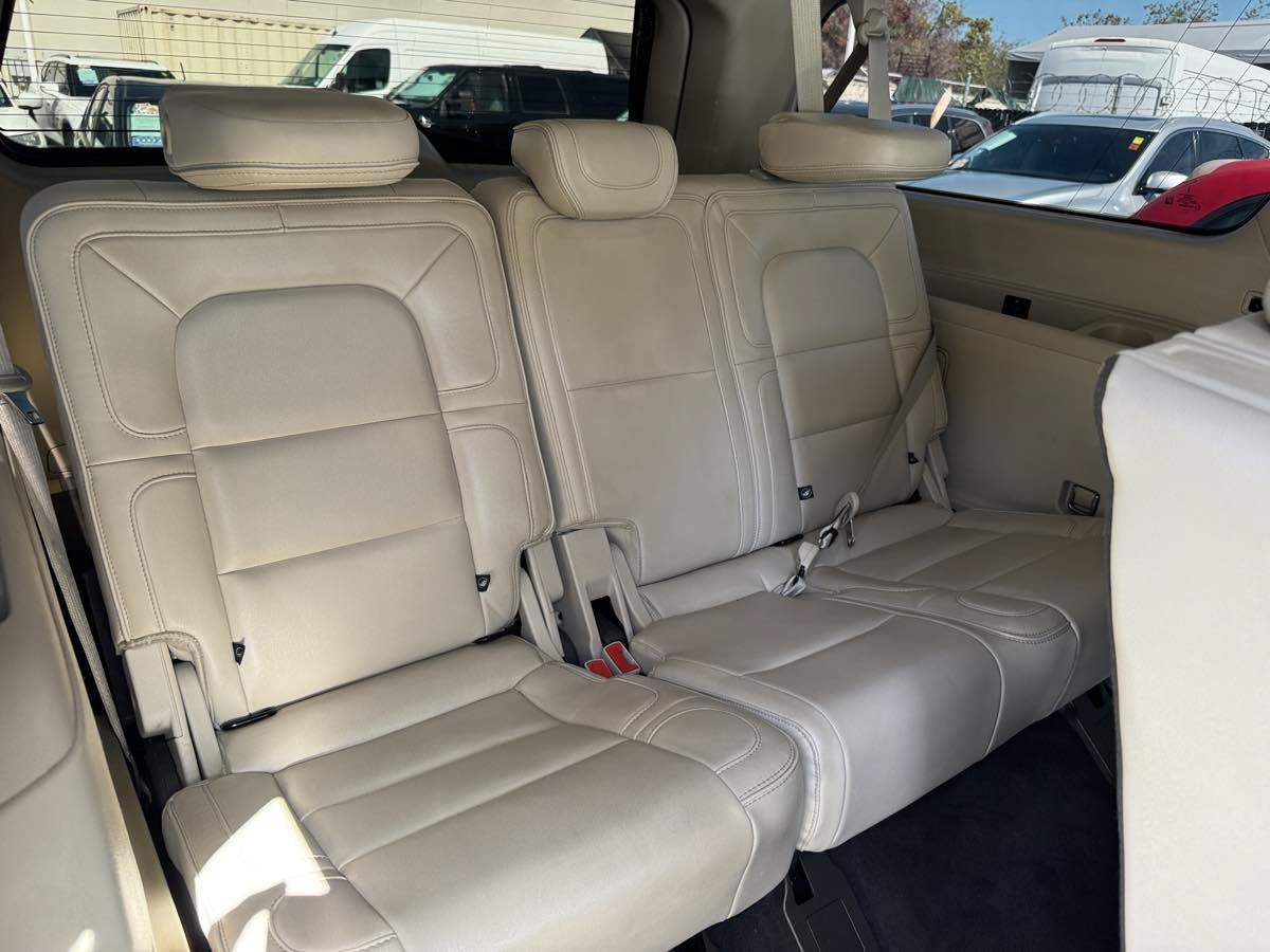 Used 2018 Lincoln Navigator L Select w/ Technology Package AWD/4WD image 15