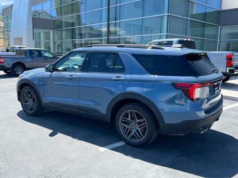 Used 2025 Ford Explorer ST w/ Sun And Sound Package AWD/4WD image 7
