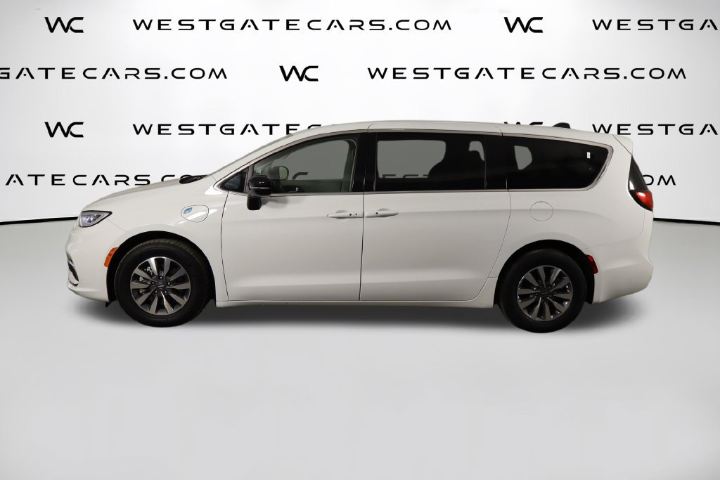 Used 2024 Chrysler Pacifica Limited FWD image 5
