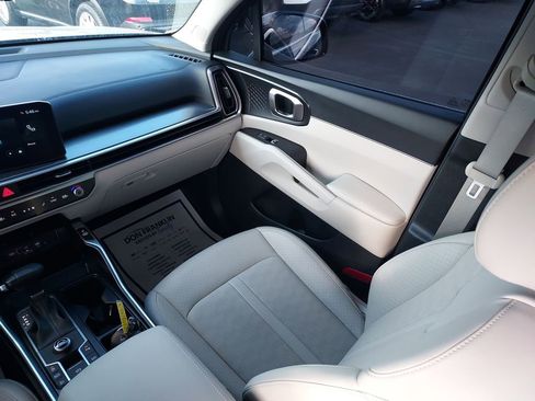 Used 2025 Kia Sorento S w/ Panoramic Sunroof Package image 11