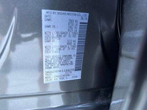 Used 2024 Nissan Titan SV w/ SV Convenience Package image 60