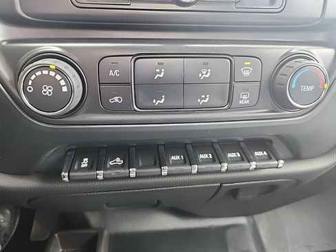 Used 2016 GMC Sierra 2500 4WD DOUBLE CAB 144.2 image 16