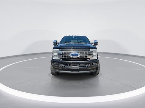 Used 2019 Ford F250 Platinum w/ Platinum Ultimate Package AWD/4WD image 3