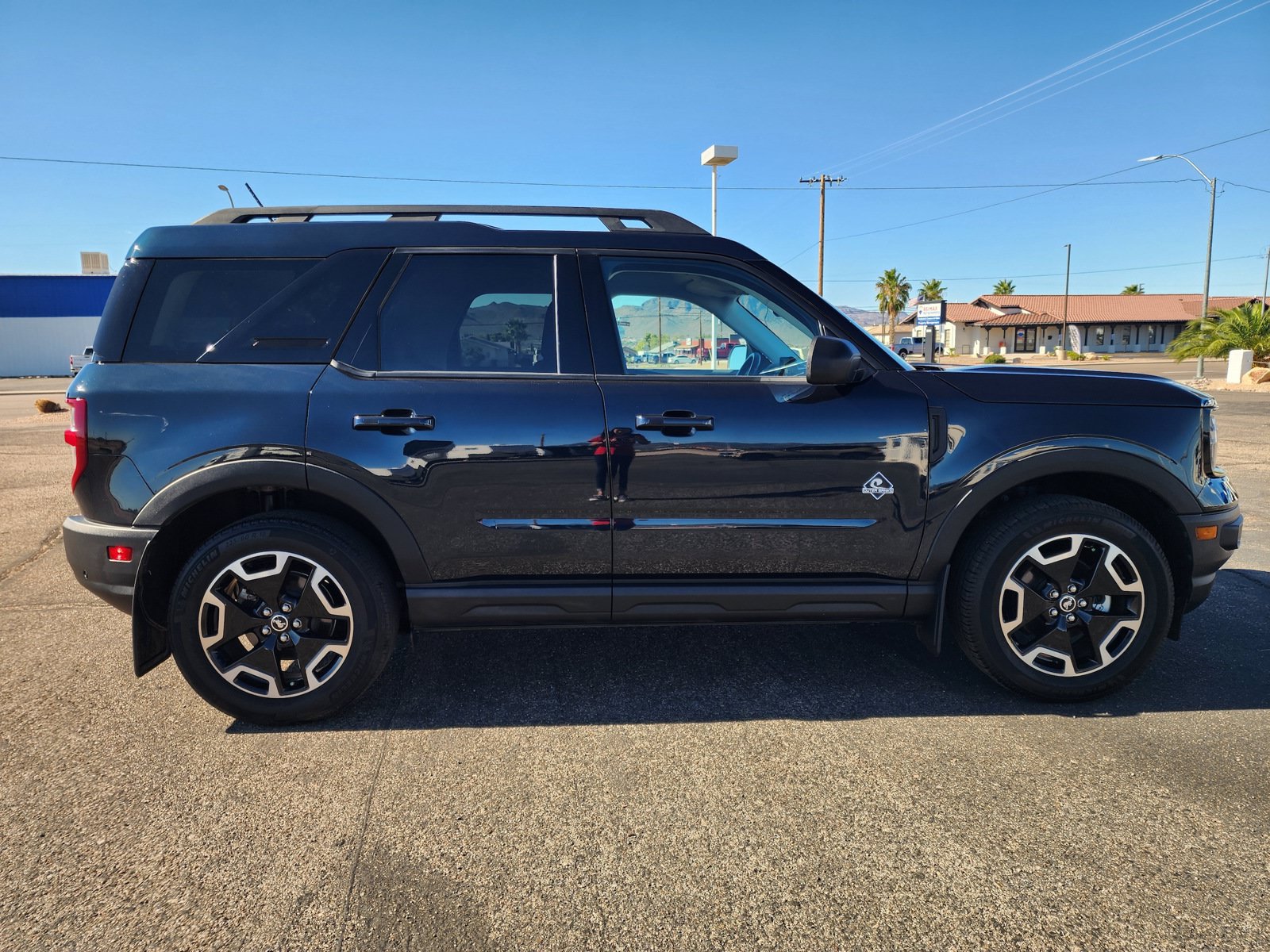 Used 2023 Ford Bronco Sport Outer Banks w/ Tech Package AWD/4WD image 4