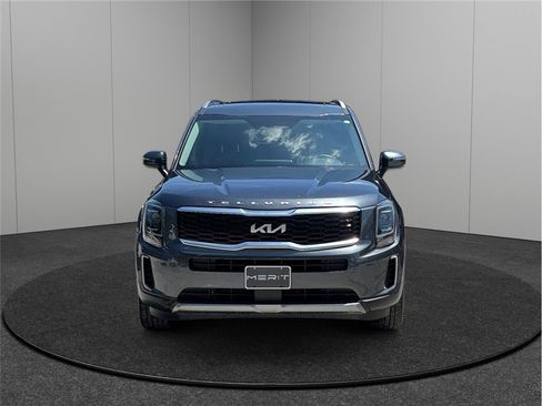 Used 2022 Kia Telluride S image 3