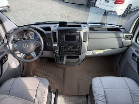Used 2014 Mercedes-Benz Sprinter 3500 image 10