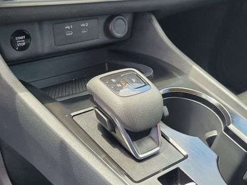 Used 2025 Nissan Rogue SV image 28